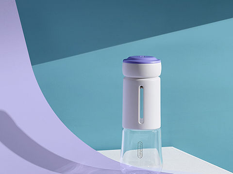 水杯创意场景拍摄大片