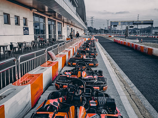 哪有男孩子不爱车