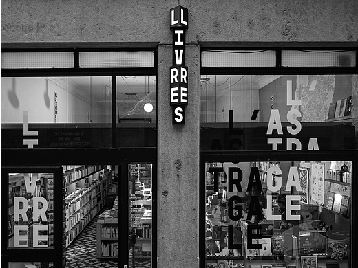 导视系统设计 L'Astragale书店