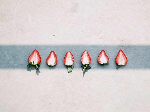 食摄丨草莓果哦