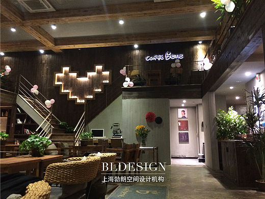浪漫的loft风餐饮空间——CaffeBene咖啡陪你郑州紫金山百货店设计实景图