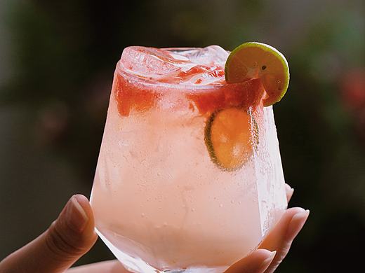 520被甜到了嗎 逆天顏值妃子笑 荔枝氣泡果飲 愛了愛了（個人主頁-ZNDQ2NzkxNzI=） - 產品攝影 - 站酷設計師愛釣魚的攝影師原創(chuàng)素材 - 站酷ZCOOL