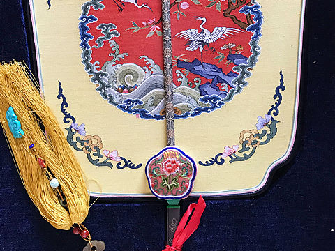 清宫团扇