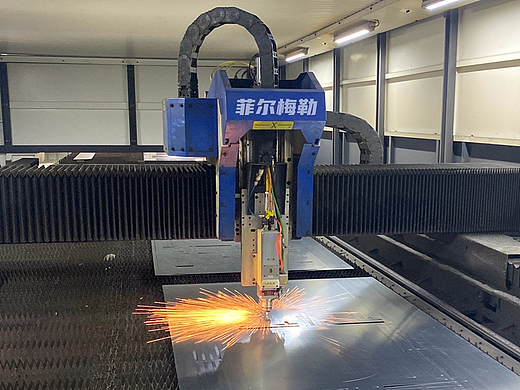 佛山不锈钢板材厂家激光切割生产中