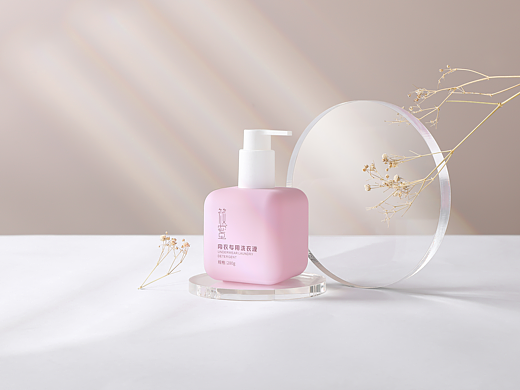 护肤品摄影｜内衣洗衣液（个人主页-ZNTk0NjY5MzY=） - 产品摄影 - 站酷设计师抱猪上树原创素材 - 站酷ZCOOL