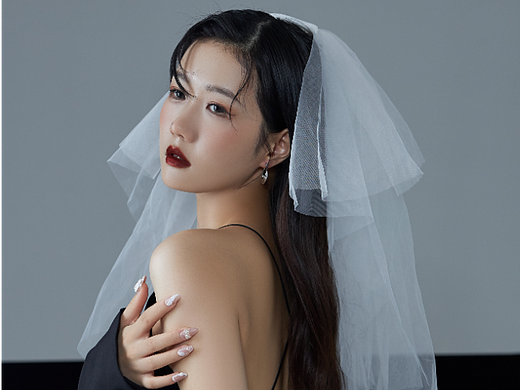 她就像一朵黑玫瑰 甜酷人像写真