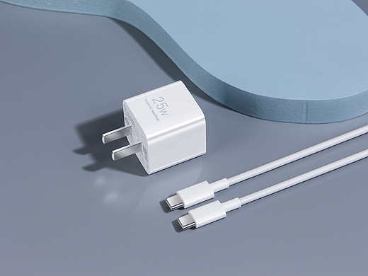 近期拍攝的華為25W mini充電器（個(gè)人主頁(yè)-ZNTkzMjA2NTI=） - 產(chǎn)品攝影 - 站酷設(shè)計(jì)師多弗明哥原創(chuàng)素材 - 站酷ZCOOL