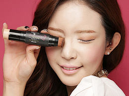 韓國(guó)貿(mào)易公司一款粉底棒描述