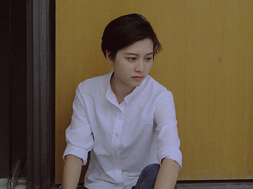 一个没有故事的短发少女