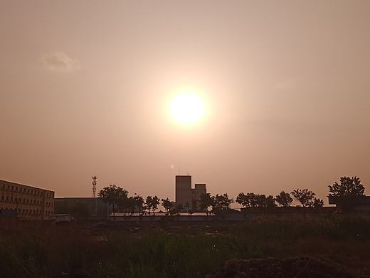 走一步 看一步（個人主頁-ZNDI1MDYwNDg=） - 人文/紀(jì)實(shí)攝影 - 站酷設(shè)計師太陽冰冷原創(chuàng)素材 - 站酷ZCOOL