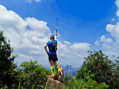 那山那人那只狗