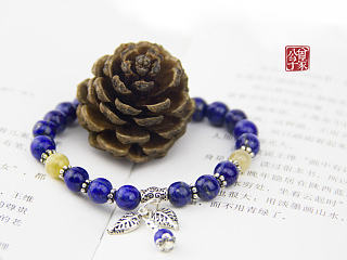 青金石銀手鏈（個(gè)人主頁-ZNzQwNTc0NA==） - 產(chǎn)品攝影 - 站酷設(shè)計(jì)師忘記留空原創(chuàng)素材 - 站酷ZCOOL