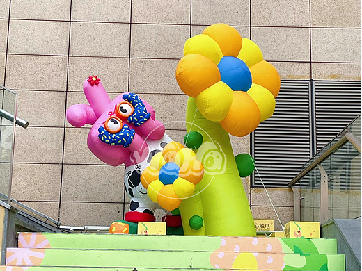 OK兔卡通气模品牌活动商场拍照IP形象定制新晋打卡地
