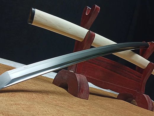 老吴是一个刀匠