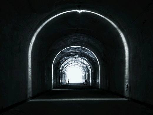 隧道尽头
