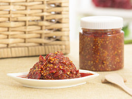 菏泽本地农家自制辣椒酱，味道像本地人一样醇厚。影池视觉