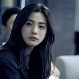 美女不睡觉的头像