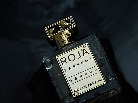 香水ROJA