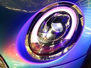 这辆Mini实在太骚了！！！Mini闪耀跨年~光影涂鸦