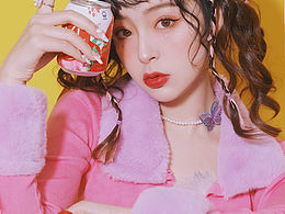美女2