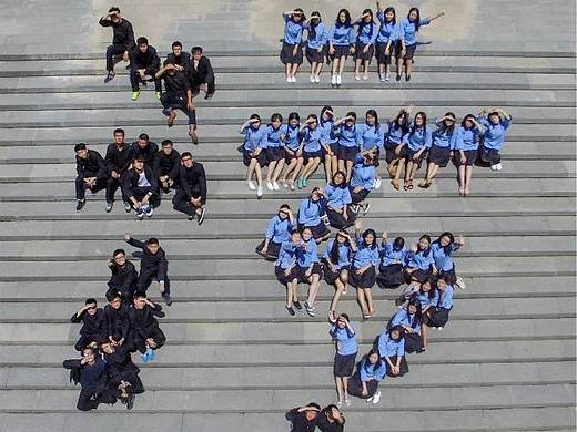 我們有梗有故事（個人主頁-ZMTcyOTMwMTY=） - 人像攝影 - 站酷設(shè)計師蠢人院執(zhí)行院長原創(chuàng)素材 - 站酷ZCOOL