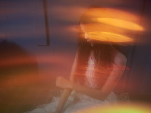 她想跟着气球一起逃走