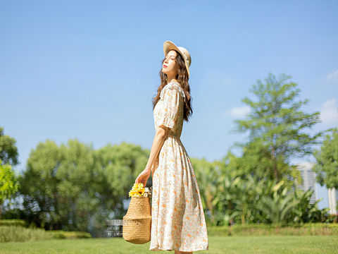 夏日阳光深圳碎花裙拍照  治愈系清新  