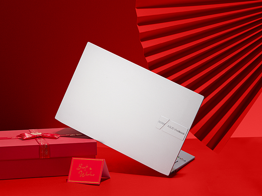 尝试华硕新品与新年气氛的融合 用上此本兔年大顺！