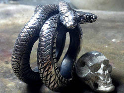 原创一身三头黑曼巴缠绕戒指