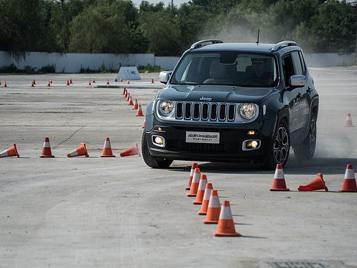 JEEP自由侠试驾活动