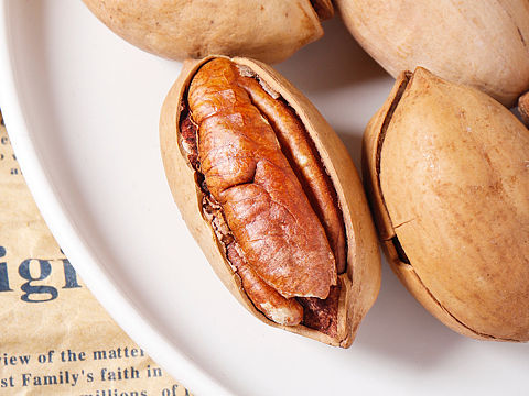 干果系列—碧根果（个人主页-ZNDUzNzM2MTI=） - 产品摄影 - 站酷设计师视觉LI原创素材 - 站酷ZCOOL