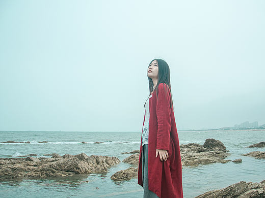 在风里听海的声音