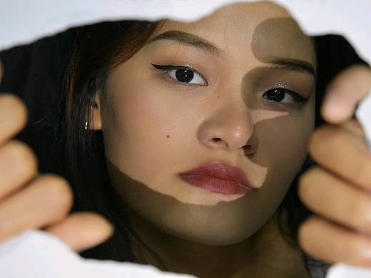 每个酷酷女孩都有可爱一面