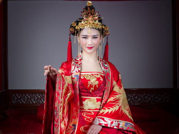 百合印象高级定制-中式嫁衣系列-古装嫁衣