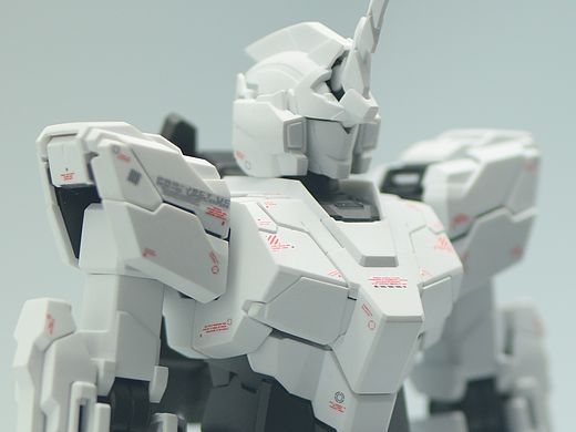 MG 全装独角兽机体