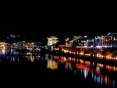 黑白撞上色彩（個(gè)人主頁(yè)-ZMTUxNTU5MjA=） - 風(fēng)光攝影 - 站酷設(shè)計(jì)師程沒(méi)勁原創(chuàng)素材 - 站酷ZCOOL