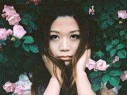 向日葵对蔷薇说（个人主页-ZMjE1NjkwOA==） - 人像摄影 - 站酷设计师joi110520原创素材 - 站酷ZCOOL