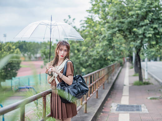 下雨天，总挂念从前…… 出镜:77