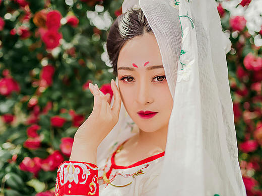 《觅红》