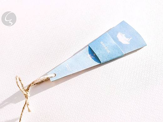 型录设计练习:《猫的天空之城》