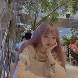 女包设计师周梦怡