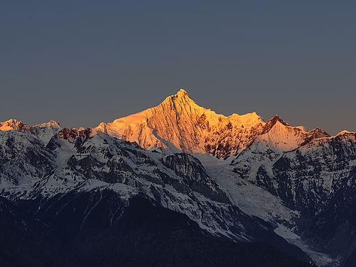 日照金山