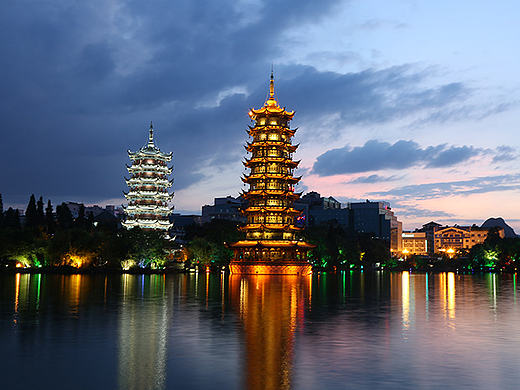 廣西桂林日月塔（個人主頁-ZMTY5OTQwNjA=） - 環(huán)境/建筑攝影 - 站酷設計師炒粉的粉很粉原創(chuàng)素材 - 站酷ZCOOL