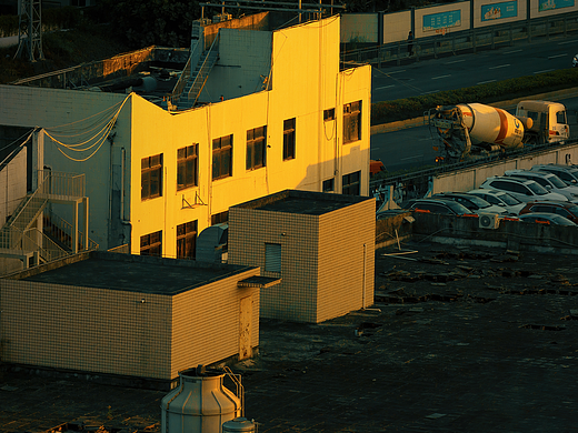 房东楼顶的风景