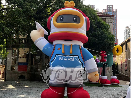 首届火星潮流艺术家节 充气宇航员气模 抽象艺术装置