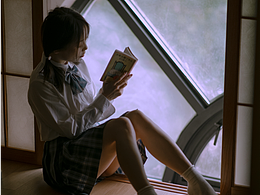 秋日下午看書的JK少女