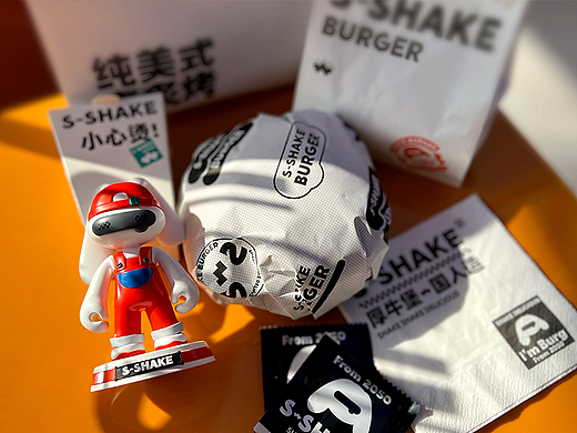 S～SHAKE BURGER 汉堡 品牌全案｜品牌 IP 包装 空间