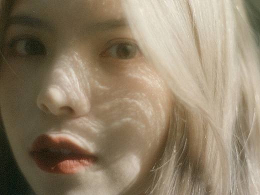 终有景明,自在人间