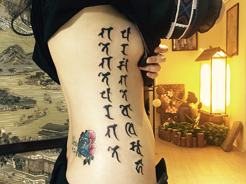 #紋身#一種會(huì)上癮的痛，皮膚上的藝術(shù)！（個(gè)人主頁-ZMTY4ODcyMDg=） - 繪畫 - 站酷設(shè)計(jì)師紋身廣州古道紋身原創(chuàng)素材 - 站酷ZCOOL