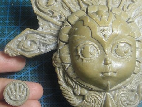 太阳守护精灵雕像